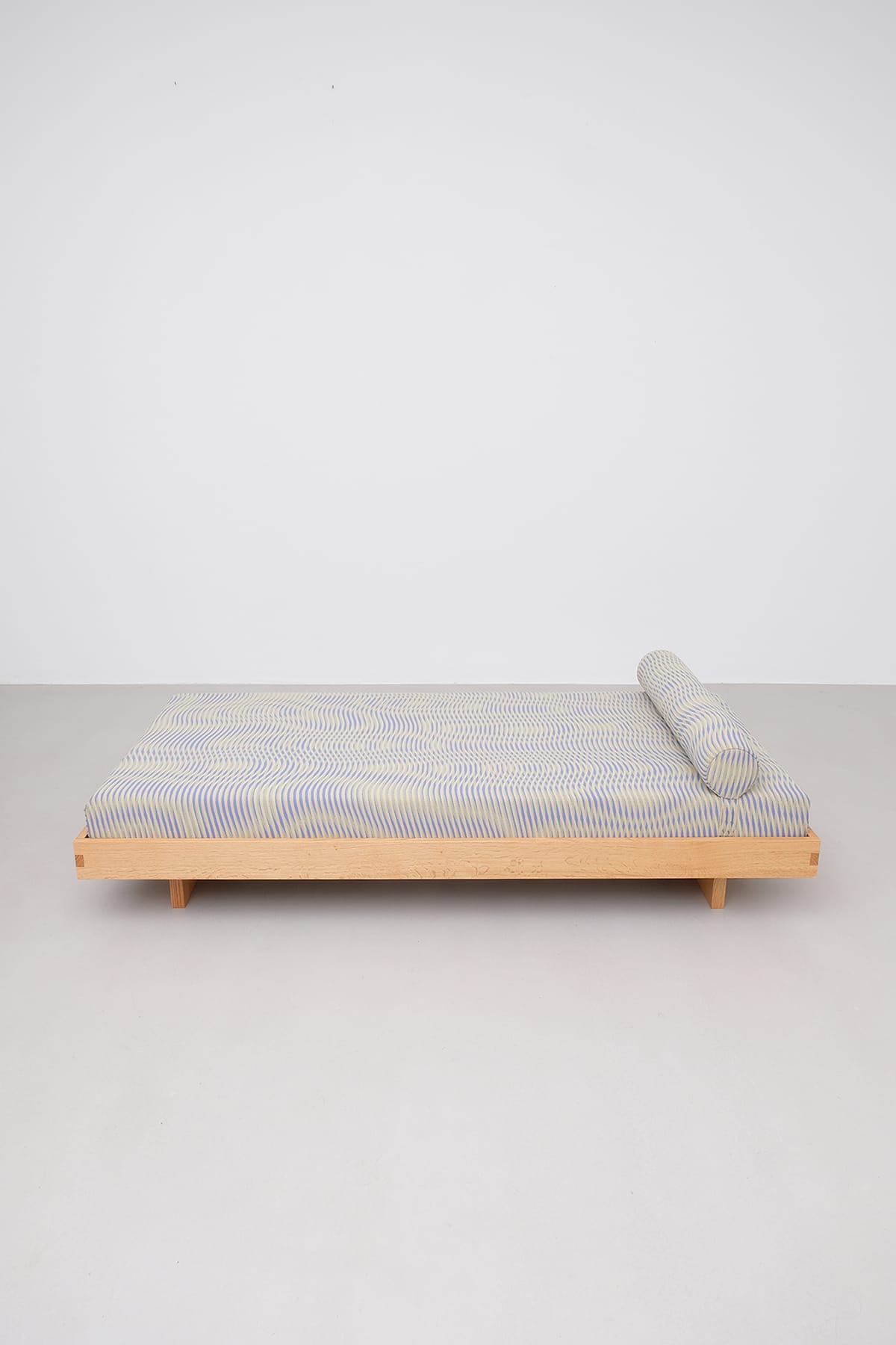 Upholstery-Knit-Daybed-5