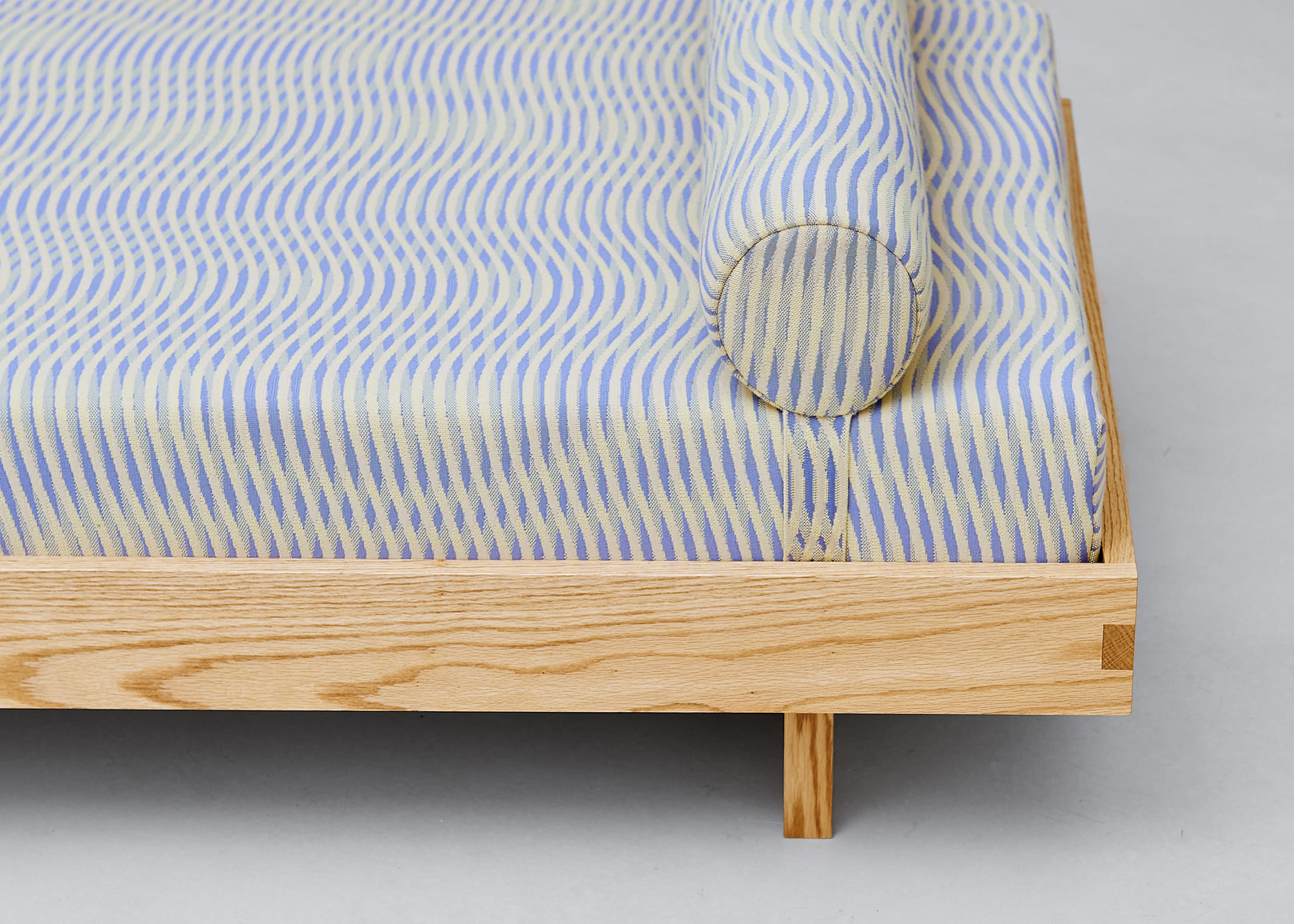 Upholstery-Knit-Daybed-3