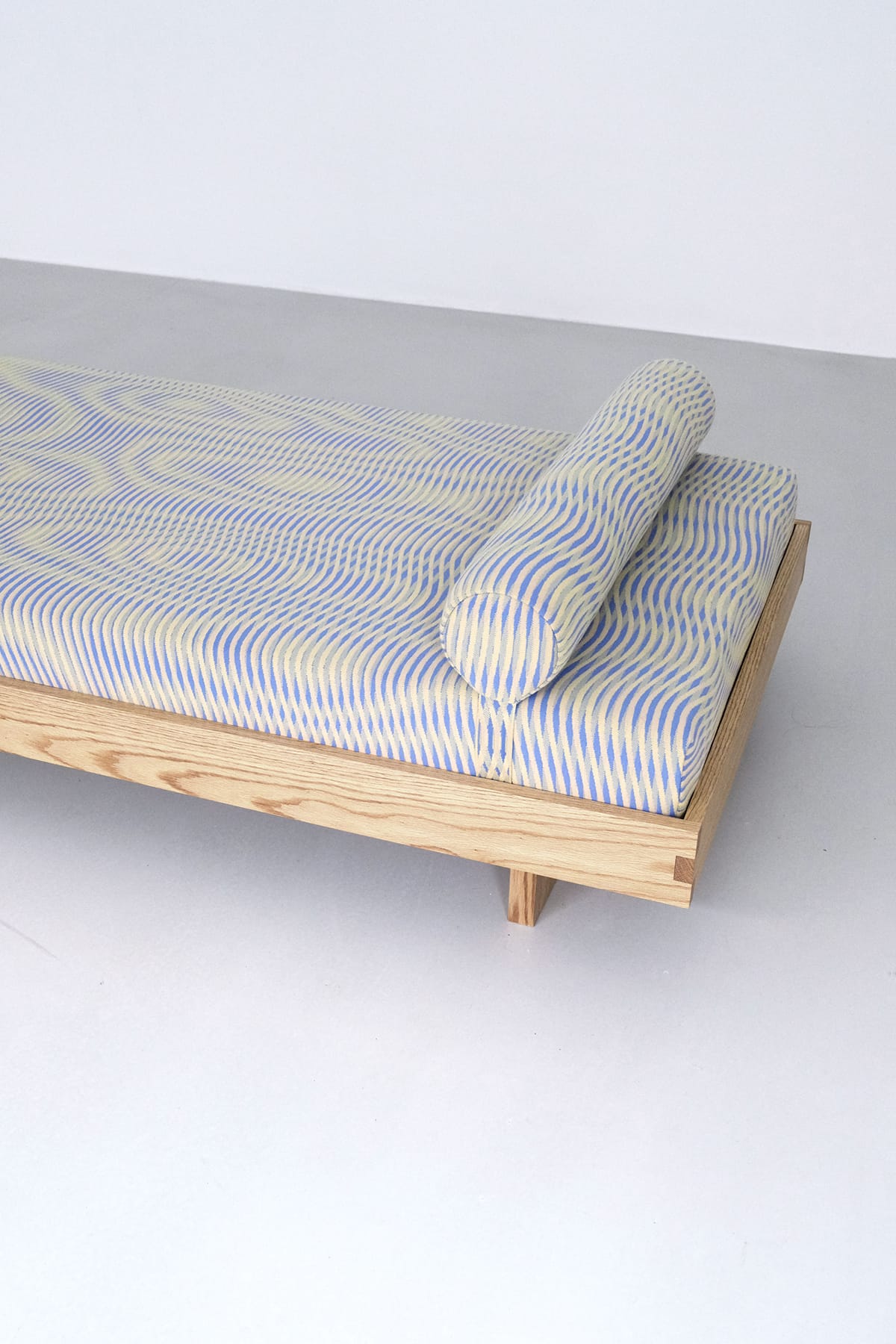 Upholstery-Knit-Daybed