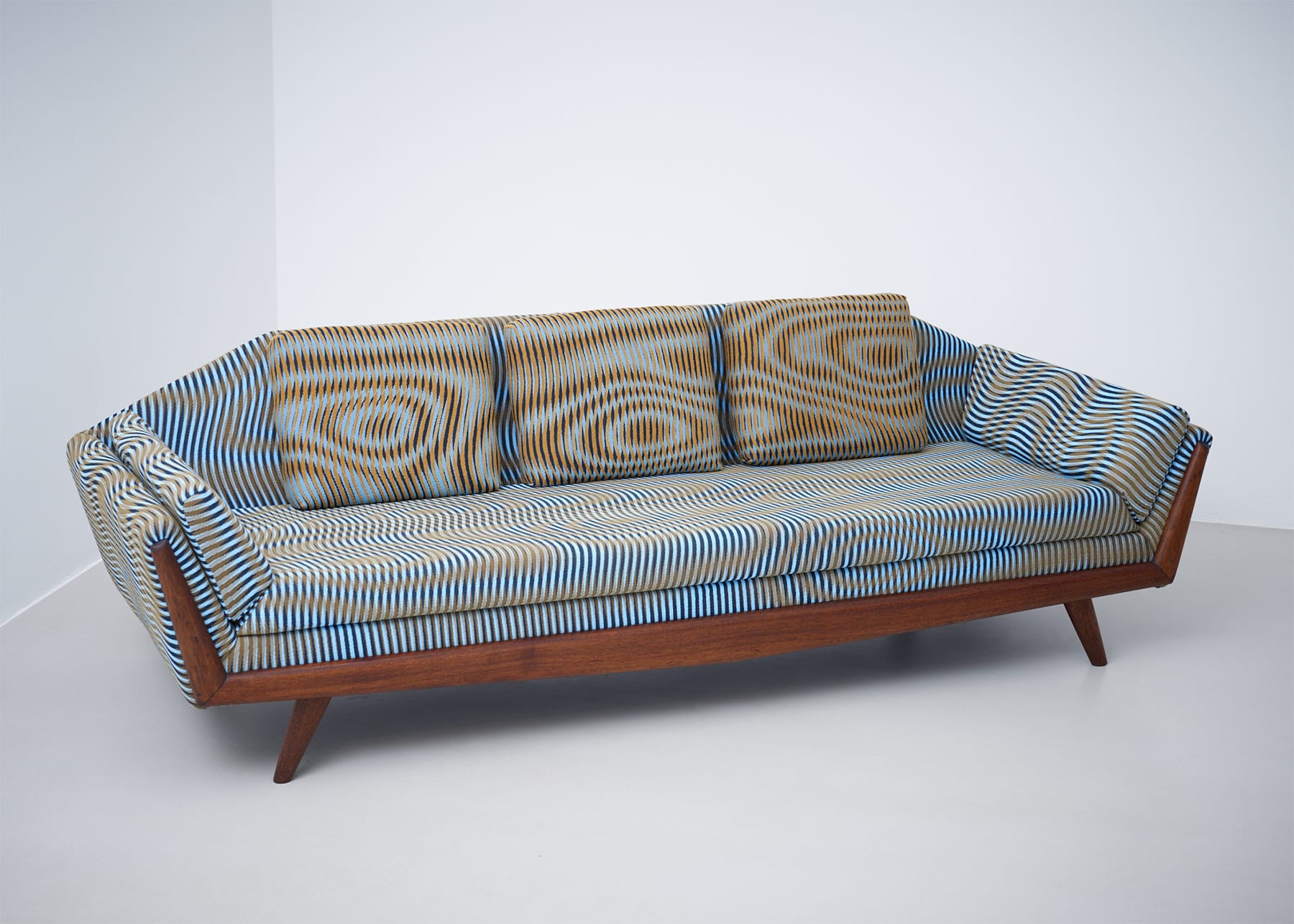Upholstery-Knit-Gondola-Sofa