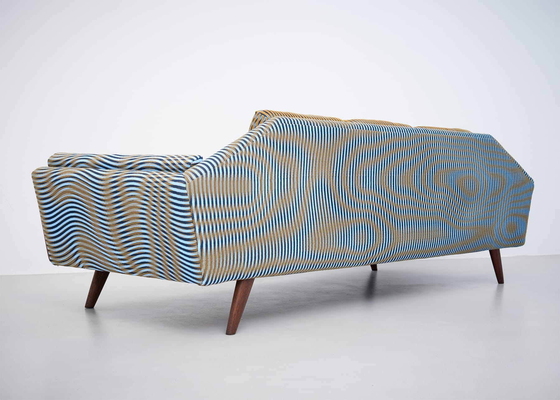 Upholstery-Knit-Gondola-Sofa-6