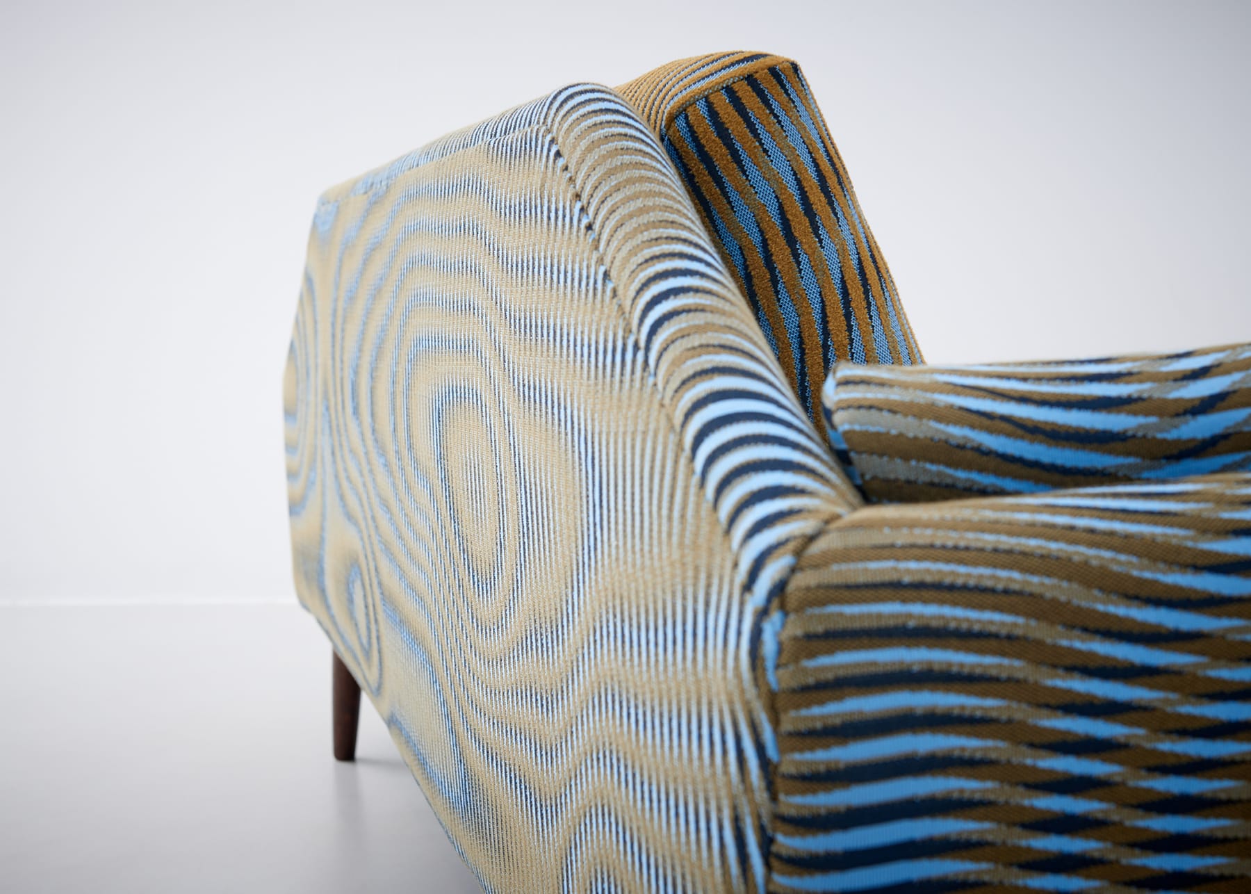 Upholstery-Knit-Gondola-Sofa-7