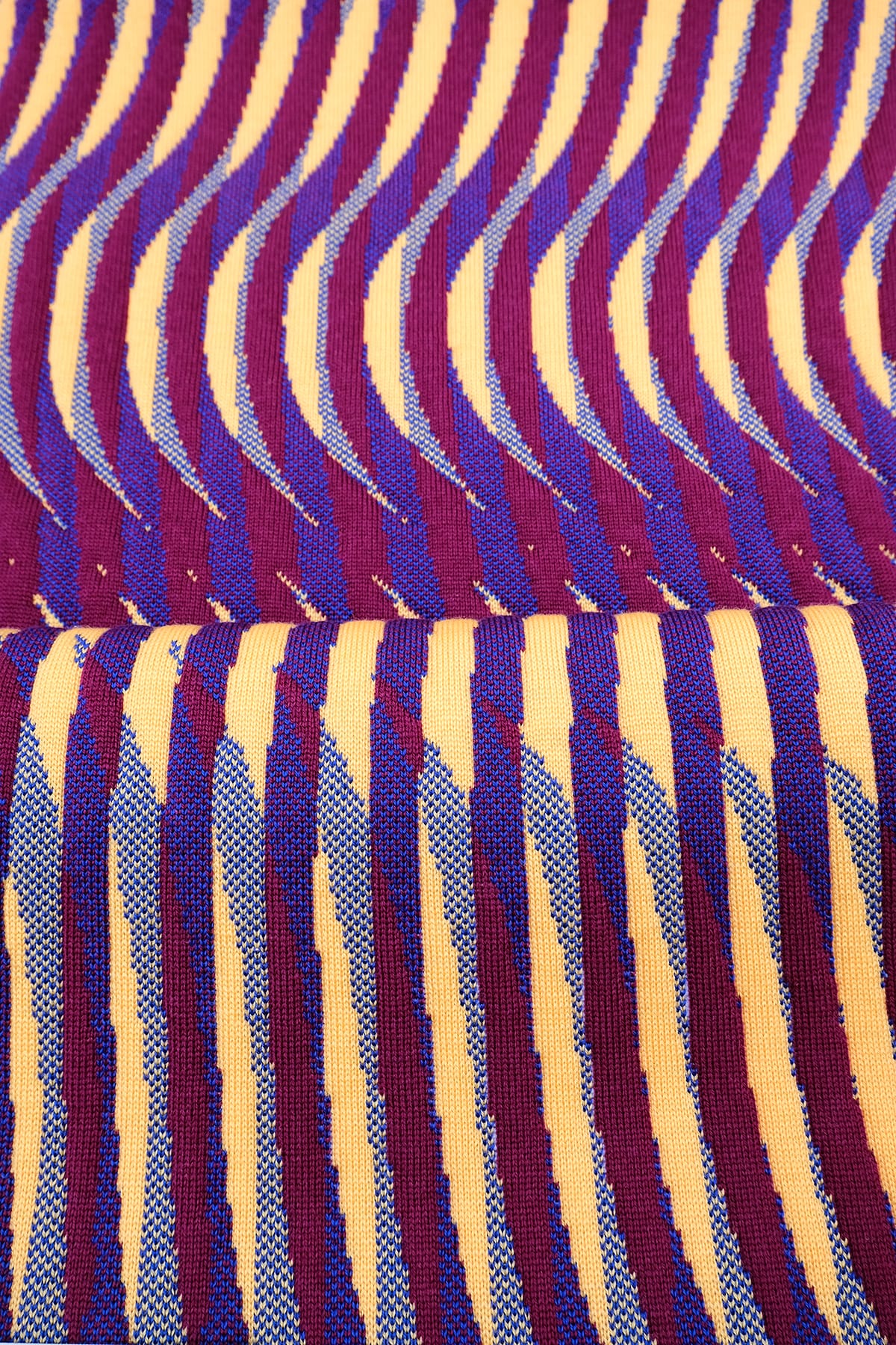 knitted-scarfs-oscillation-16